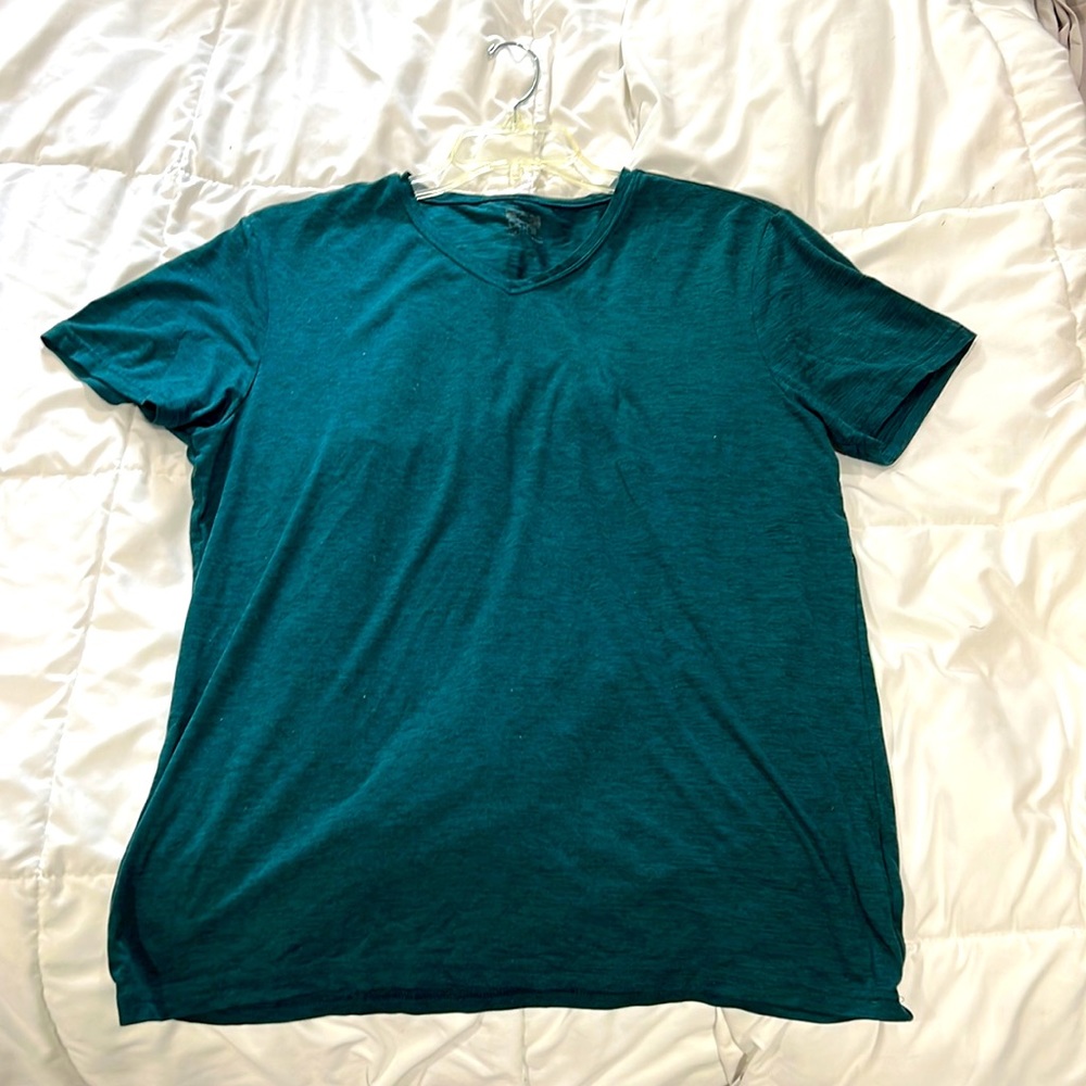 V-neck T